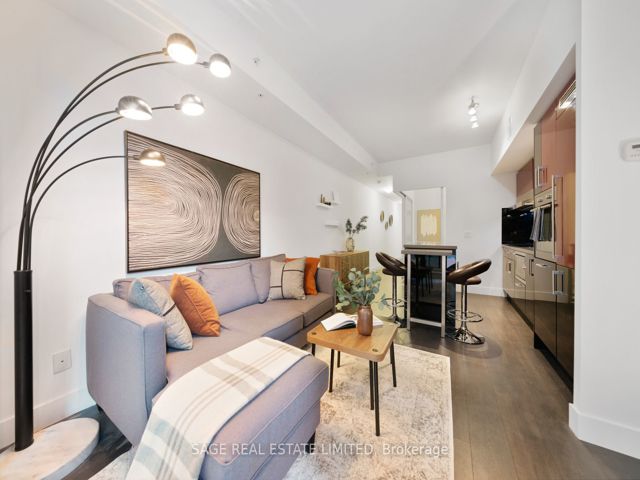 801 - 39 Sherbourne St