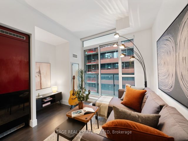 801 - 39 Sherbourne St