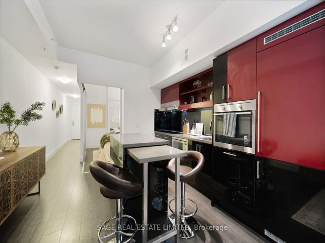 801 - 39 Sherbourne St