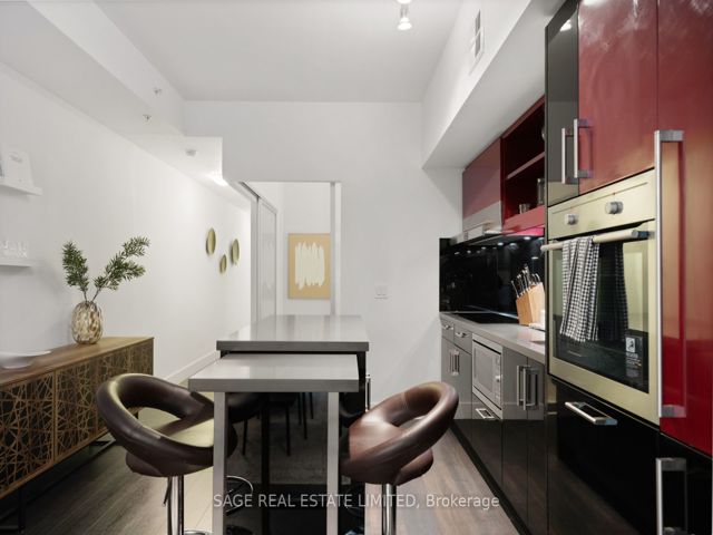 801 - 39 Sherbourne St