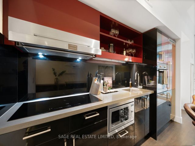 801 - 39 Sherbourne St