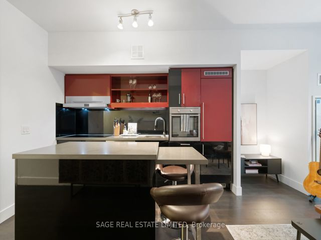 801 - 39 Sherbourne St