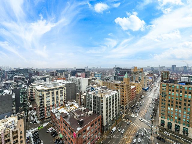 Ph03 - 438 King St W