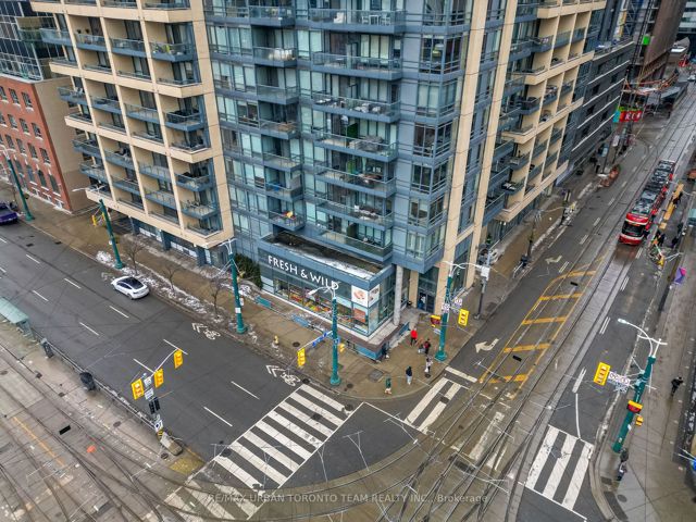 Ph03 - 438 King St W