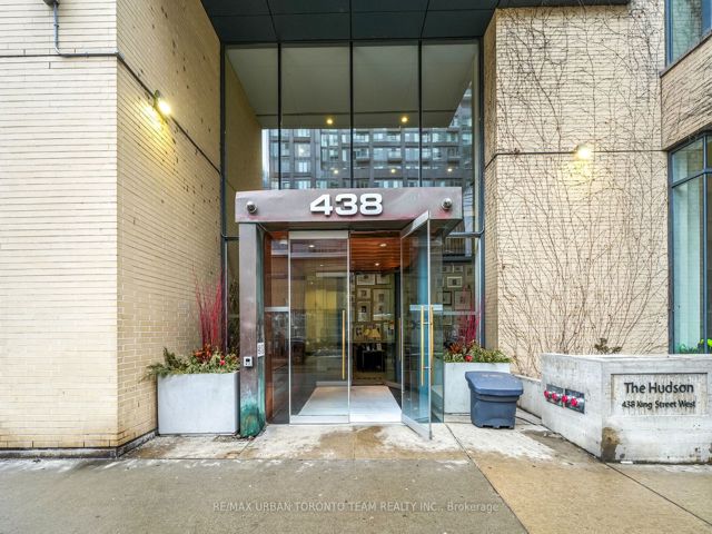Ph03 - 438 King St W