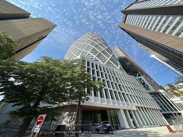 2619 - 230 Simcoe St