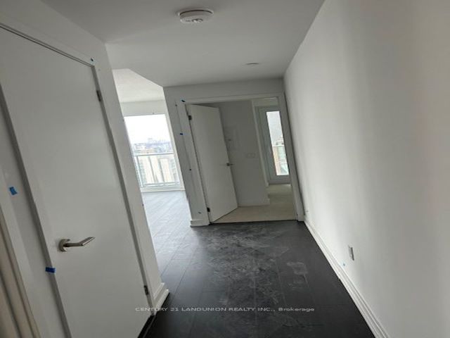 2619 - 230 Simcoe St