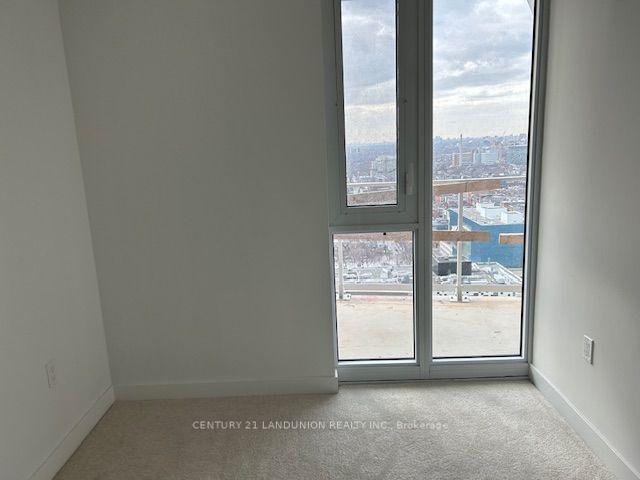 2619 - 230 Simcoe St