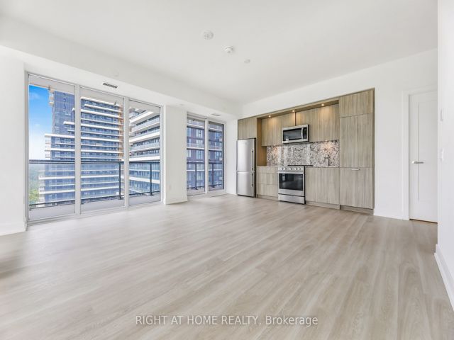 1210 - 30 Inn On The Park Dr