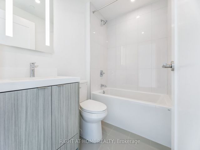 1210 - 30 Inn On The Park Dr