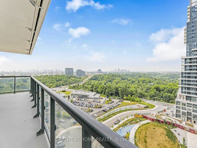 1210 - 30 Inn On The Park Dr