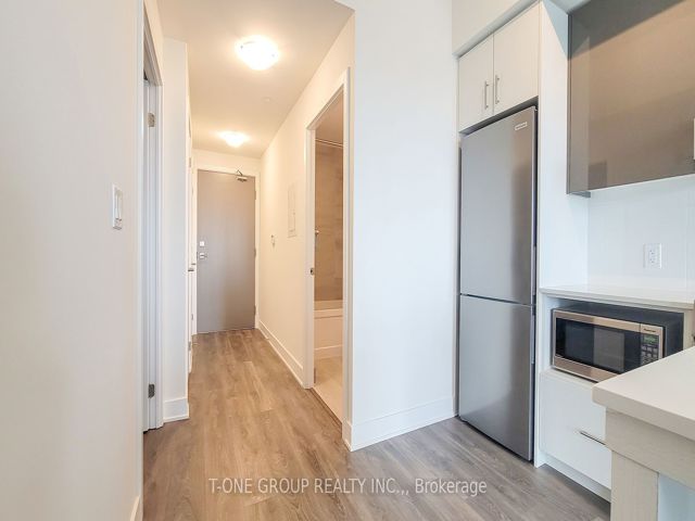 516 - 188 Fairview Mall Dr