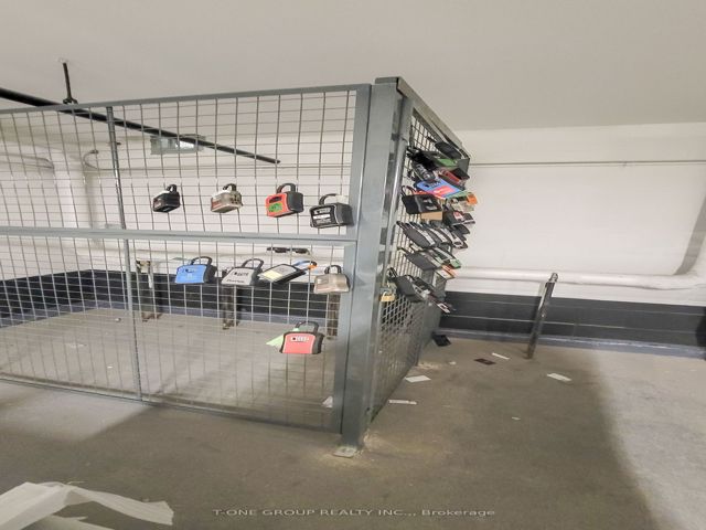 516 - 188 Fairview Mall Dr