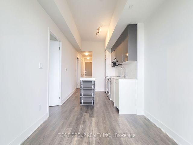 516 - 188 Fairview Mall Dr