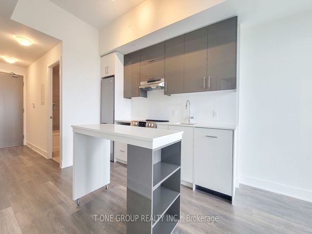 516 - 188 Fairview Mall Dr