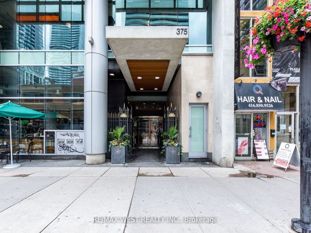 807 - 375 King St W
