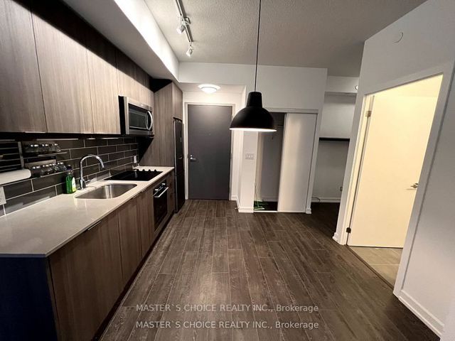 2101 - 38 Forest Manor Rd