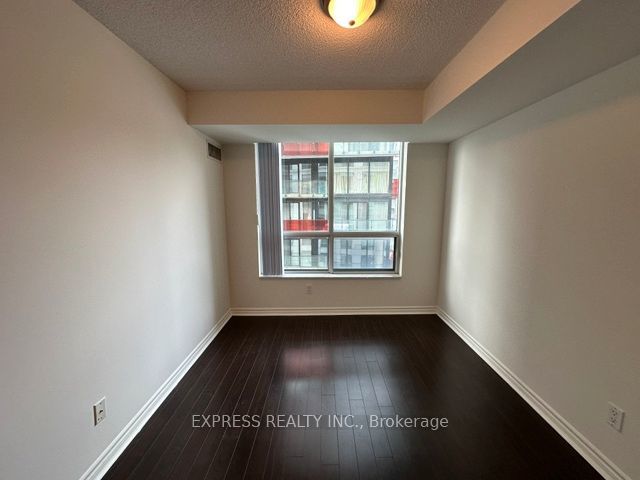 1022 - 168 Simcoe St