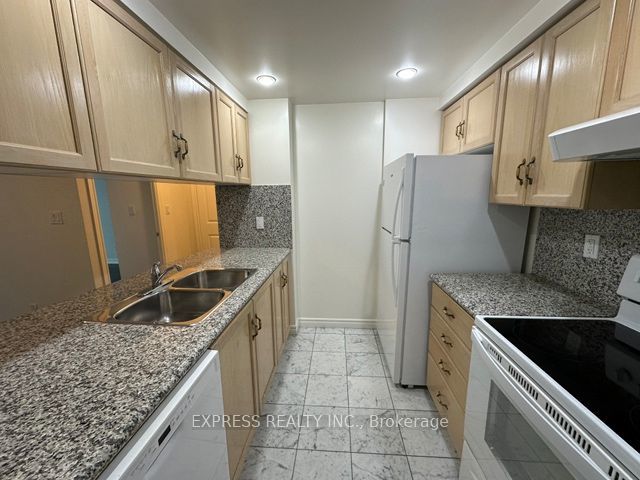 1022 - 168 Simcoe St
