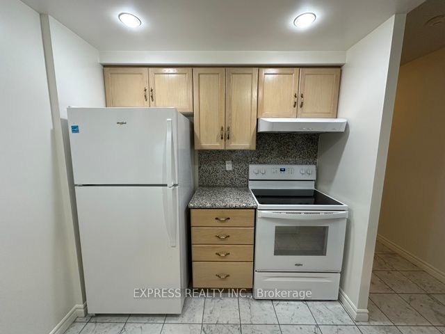1022 - 168 Simcoe St