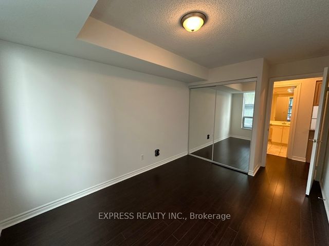 1022 - 168 Simcoe St