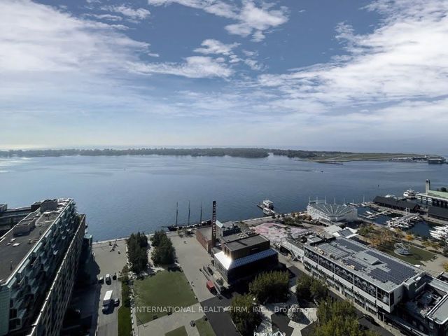 1609 - 208 Queens Quay W