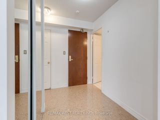 1011 - 28 Empress Ave