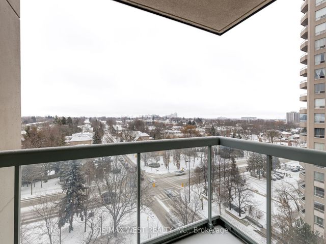 1011 - 28 Empress Ave