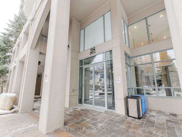 1011 - 28 Empress Ave