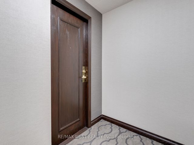 1011 - 28 Empress Ave