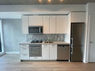 605 - 458 Richmond St W