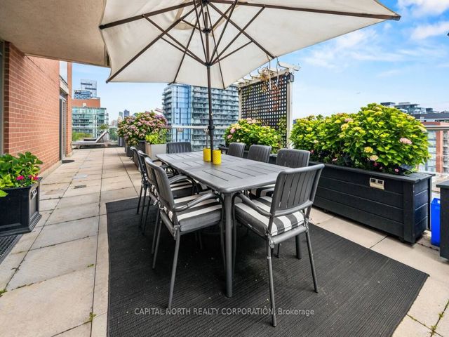 1402 - 168 King St E
