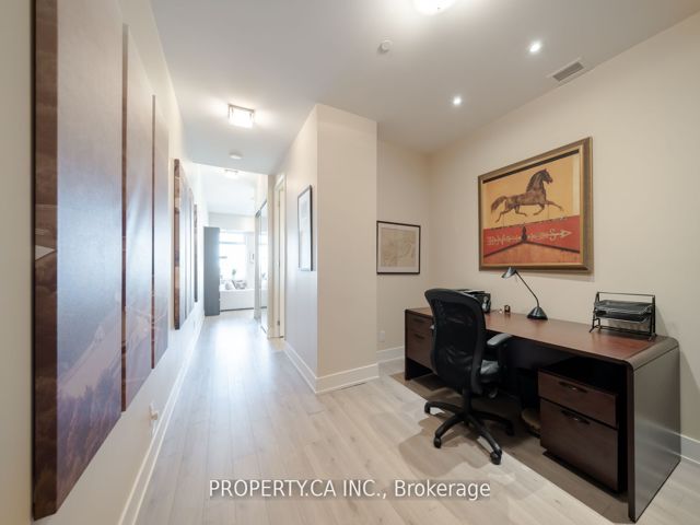 1728 - 111 St Clair Ave W