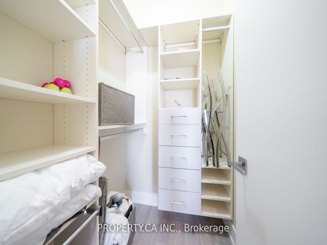 1728 - 111 St Clair Ave W