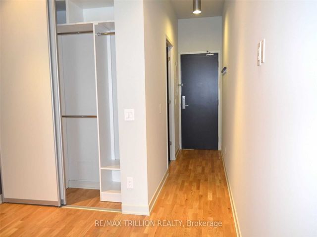 414 - 8 Dovercourt Rd