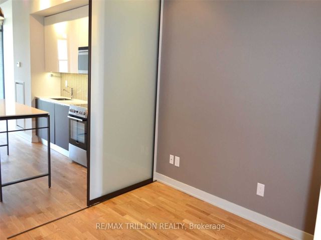 414 - 8 Dovercourt Rd