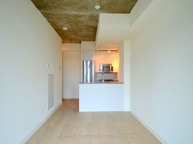 513 - 111 Bathurst St