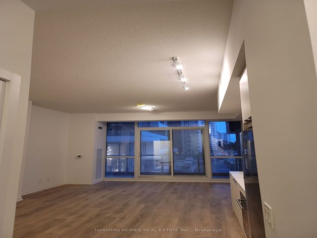 212 - 38 Forest Manor Rd