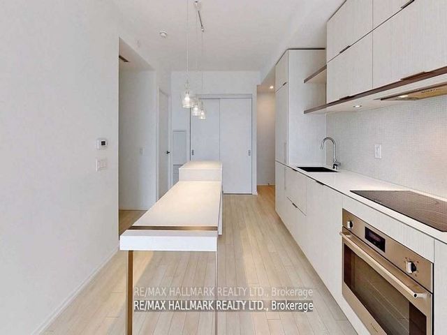 3114 - 197 Yonge St