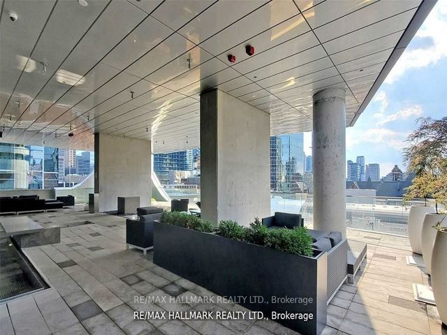 3114 - 197 Yonge St