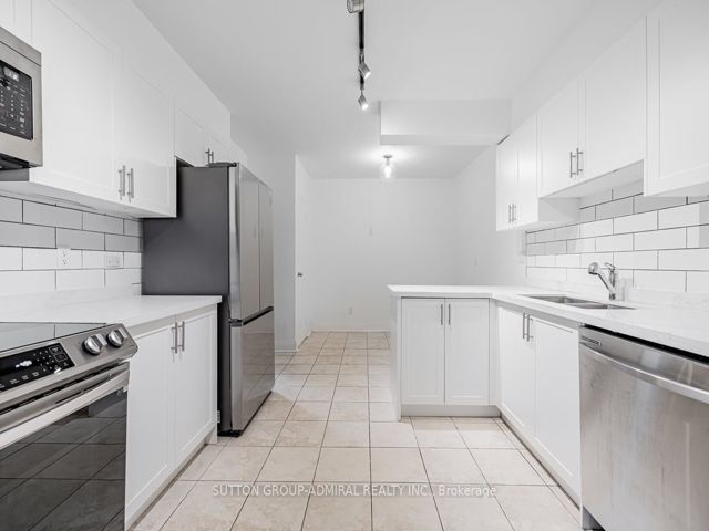 1004 - 2500 Bathurst St