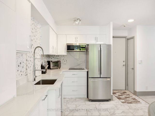 302 - 81 Navy Wharf Crt