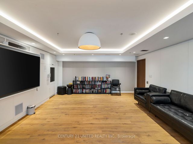 302 - 81 Navy Wharf Crt