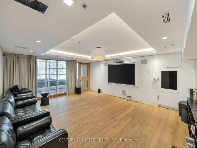 302 - 81 Navy Wharf Crt