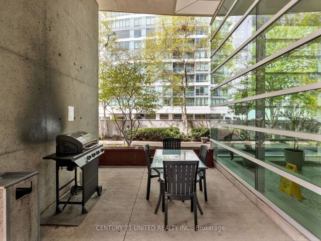 302 - 81 Navy Wharf Crt