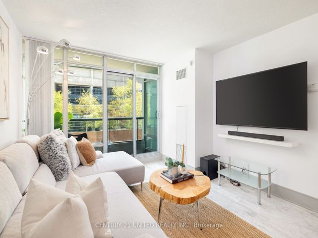 302 - 81 Navy Wharf Crt