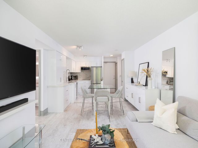 302 - 81 Navy Wharf Crt