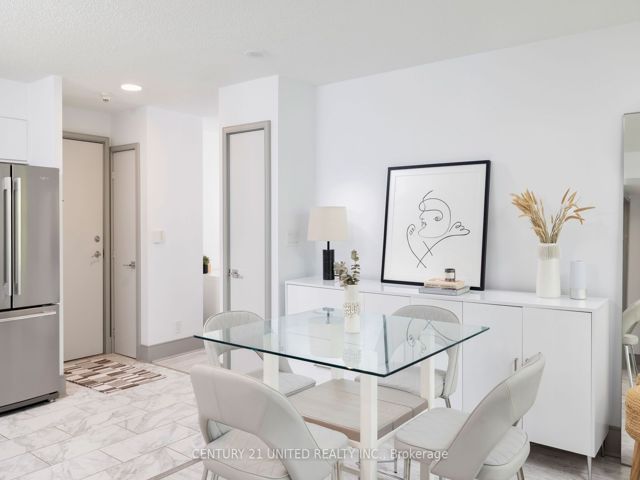302 - 81 Navy Wharf Crt