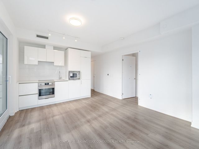 3114 - 230 Simcoe St