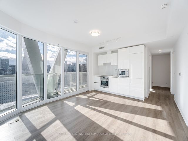 3114 - 230 Simcoe St